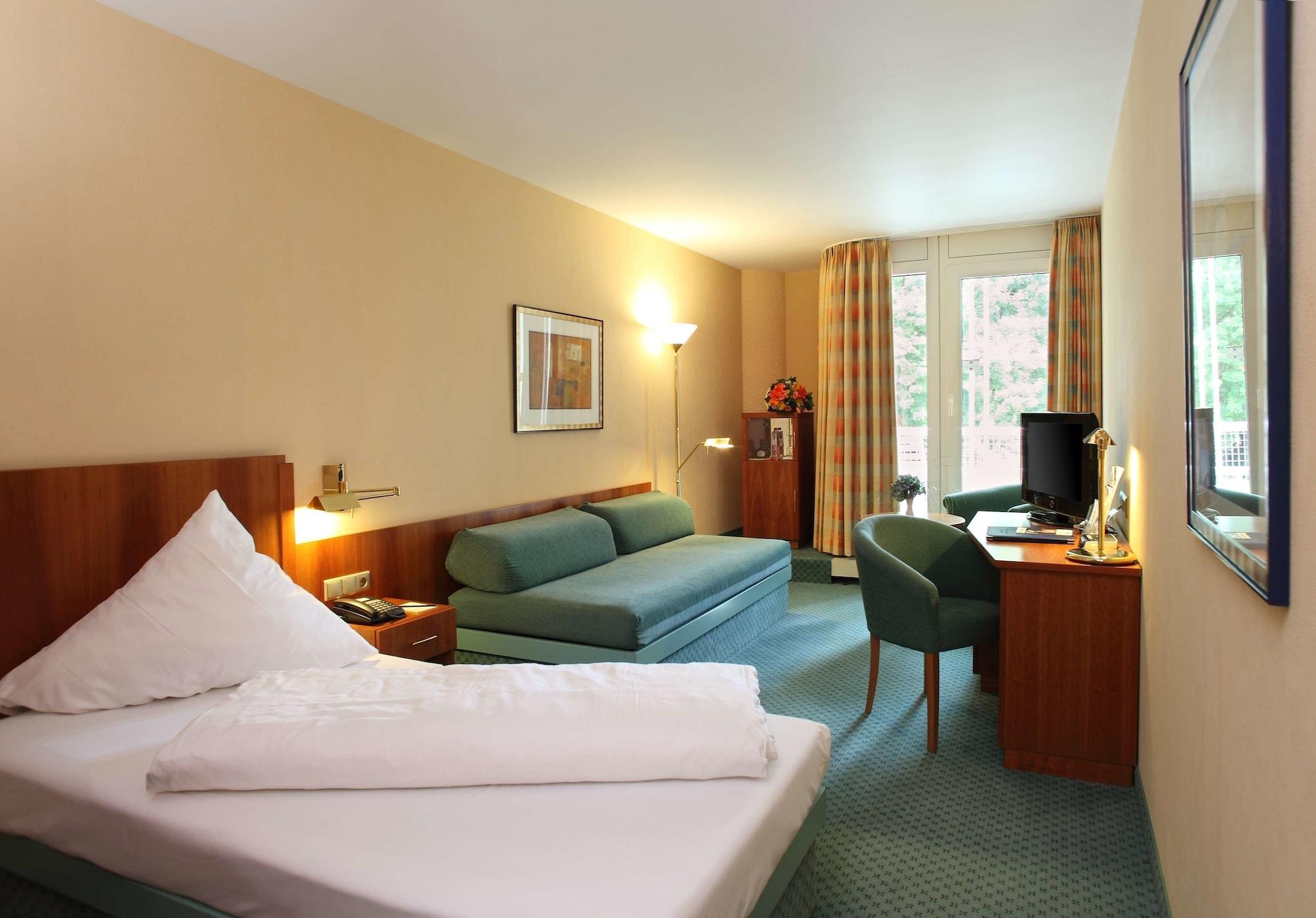 Best Western Premier Parkhotel Бад-Мергентгайм Екстер'єр фото